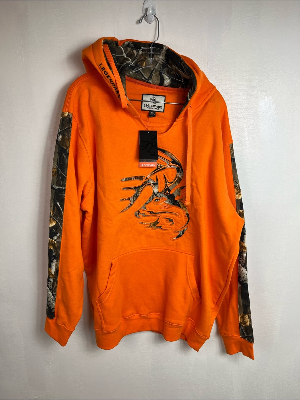 Legendary Whitetails Men’s Outfitter Hoodie Size XL